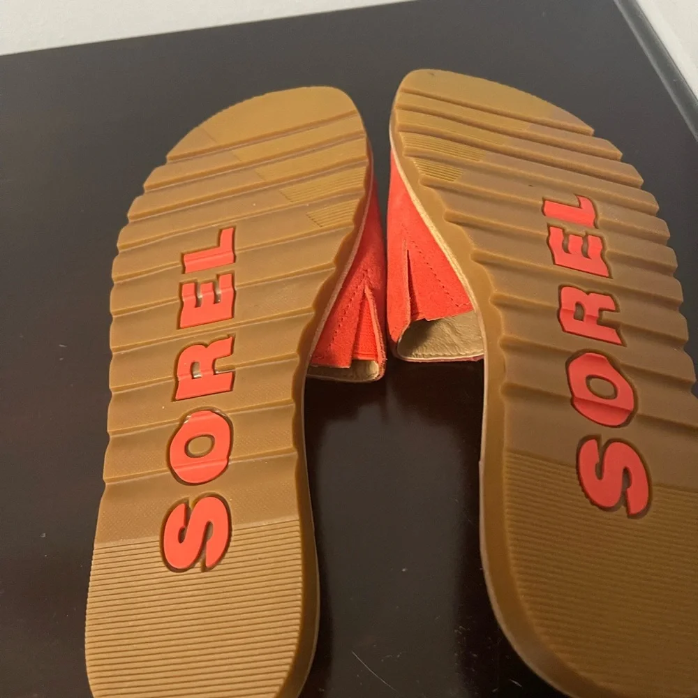 A great pair if Sorel Elle Block slides size 8 - Picture 2 of 5
